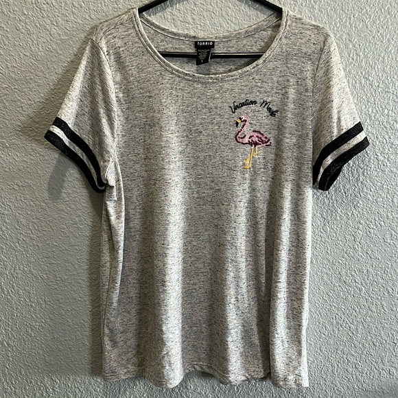 Torrid size 1 tee Heather black “Vacation Mode” - Picture 1 of 6